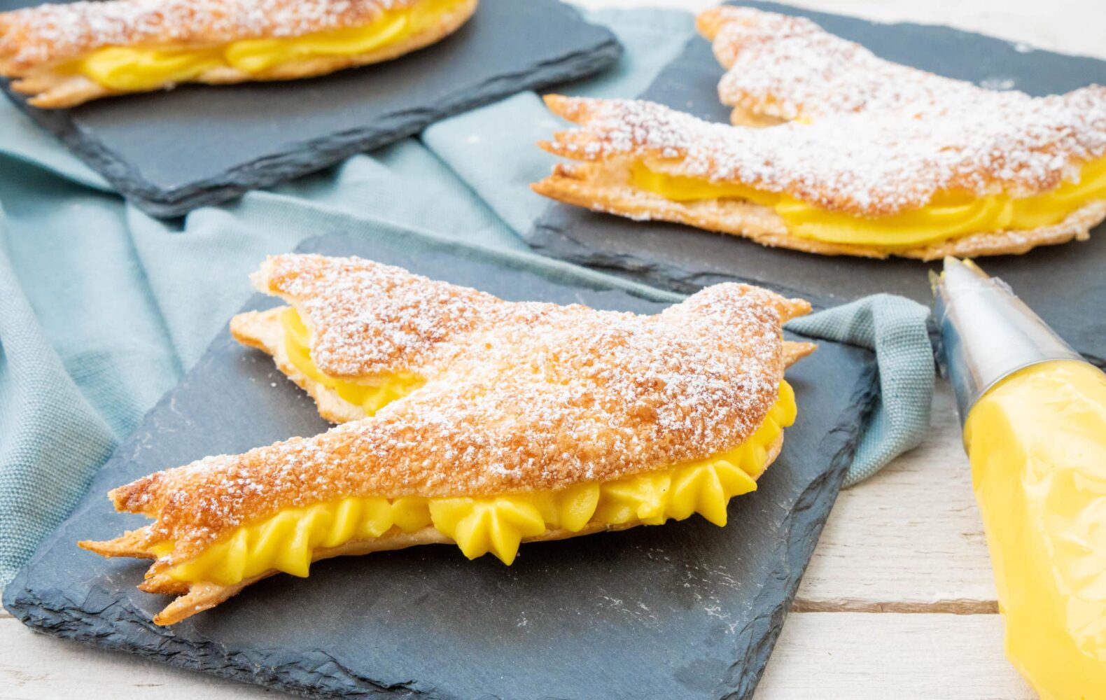 Blätterteig-Täubchen mit Vanillecreme